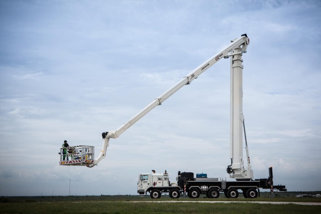 Pros and Cons of Used Articulating Boom Lifts